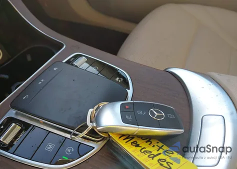 2020 Mercedes-Benz Glc 300 from USA, damaged, VIN W1N0G8DB8LF844464